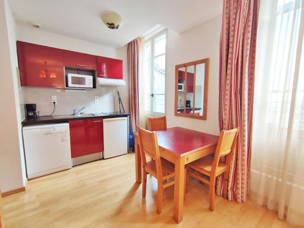 Le Bouquetin, Studio, Centre Luchon, Wifi, Casier A Skis, Ascenseur, 3 Personnes Bagnères-de-Luchon Esterno foto