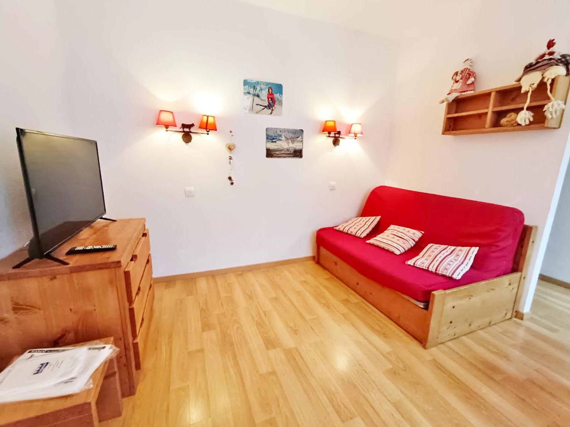 Le Bouquetin, Studio, Centre Luchon, Wifi, Casier A Skis, Ascenseur, 3 Personnes Bagnères-de-Luchon Esterno foto